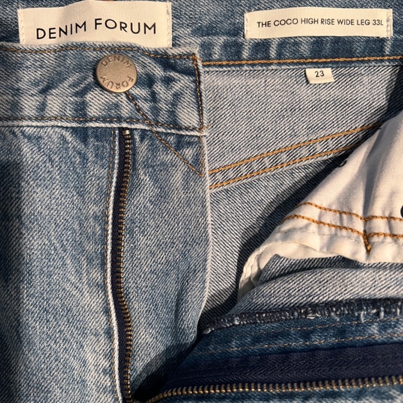 ARITZIA - Denim Forum - The Coco High Rise Wide Leg 33L - size 23 - Picture 2 of 4